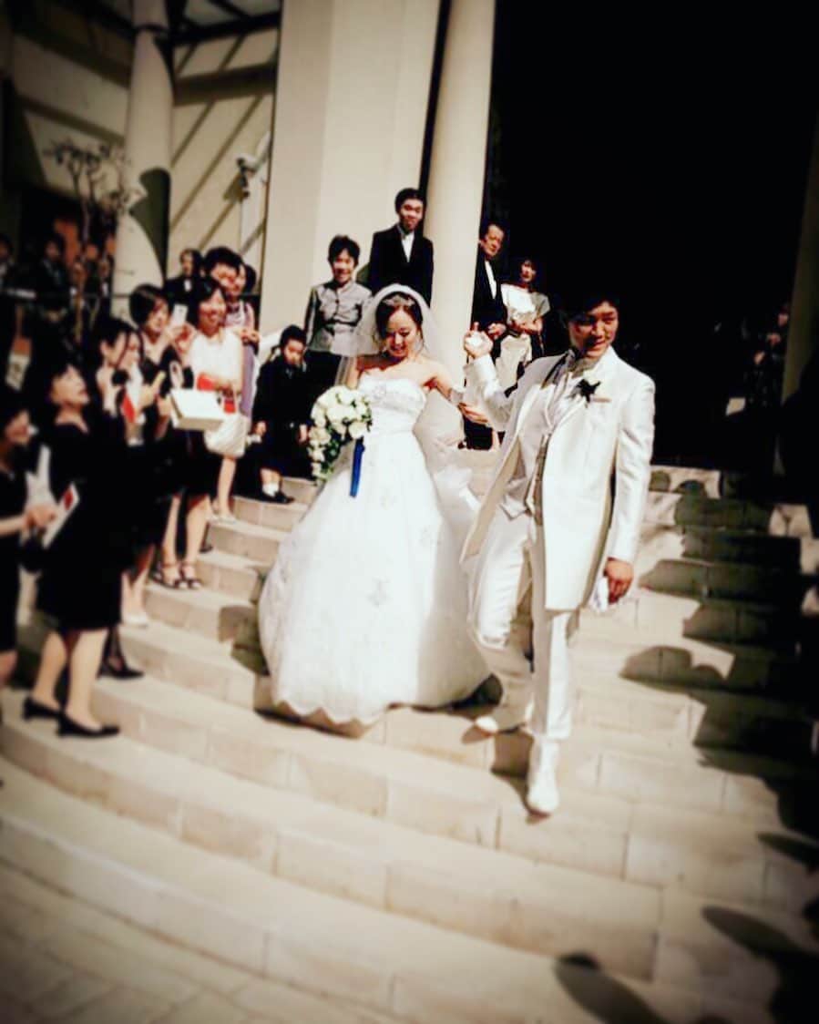 渡部太基のインスタグラム：「. 5th wedding anniversary🎉 嫁ちゃんはまだ入院中で一緒にお祝い出来ないので、今日は息子と酒でも呑もう。ﾁｶﾞｳｶｰ いつもありがとう！🥂 #5thweddinganniversary #結婚記念日 #7月7日 #七夕  #結婚式記念日 ではなく #入籍記念日  ねww」
