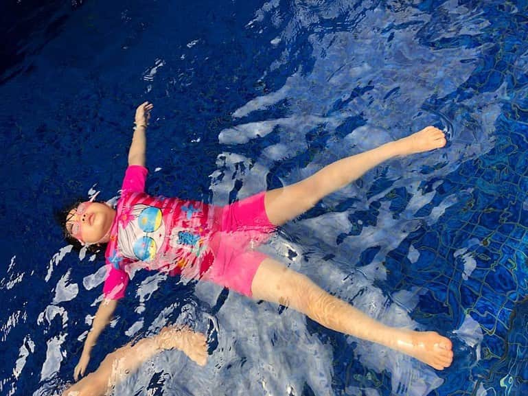Raffi Ahmadさんのインスタグラム写真 - (Raffi AhmadInstagram)「Berenang dan Mengapung di air ❤️」7月7日 16時03分 - raffinagita1717