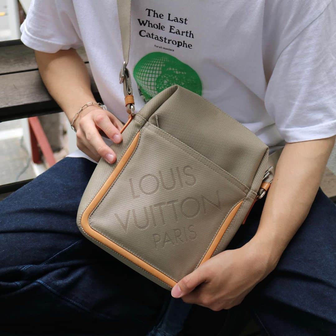 Vintage Brand Boutique AMOREさんのインスタグラム写真 - (Vintage Brand Boutique AMOREInstagram)「Louis Vuitton Citadin MM from 2004.  On website search for AO26573.  Free Shipping Worldwide✈️ ≫ ≫ ≫✉️ info@amorevintagetokyo.com  #ヴィンテージ #ルイヴィトン  #ヴィンテージルイヴィトン #ヴィンテージブランドブティック #アモーレ #アモーレトーキョー #表参道 #青山 #東京 #hermes #vintage #vintageHermes #hermesvintage#amoretokyo  #amorevintage #vintageshop」7月7日 16時20分 - amore_tokyo