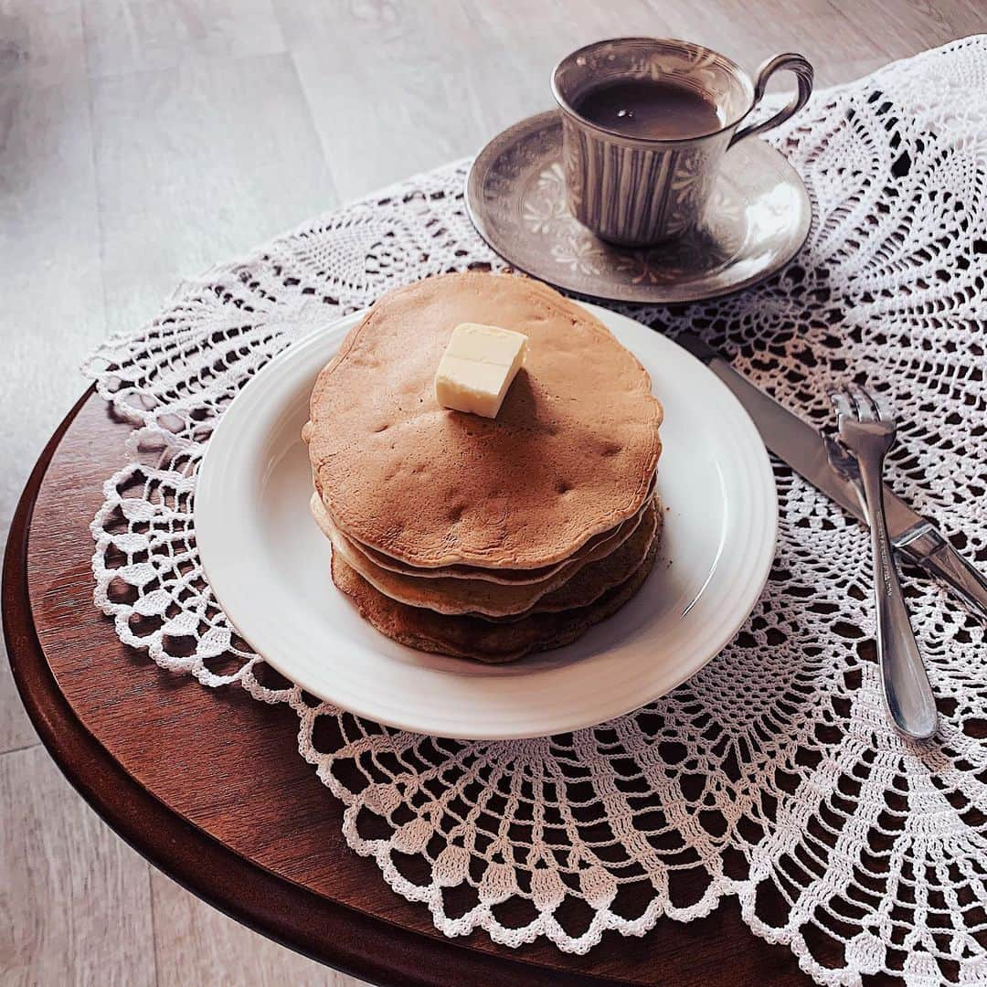 唯可（yuika）さんのインスタグラム写真 - (唯可（yuika）Instagram)「15時のおやつは グルテンフリーのパンケーキ🥞 コロナで自粛してた期間におうちカフェにハマって、 その延長まだしてます🤤🧁🍰🎂🧡 だ、だだ、ダイエット。は継続中です。 . . . #おうちカフェ#パンケーキ#グルテンフリー#ダイエット#ダイエットメニュー#ヘルシーメニュー#カフェ巡り#カフェ#カフェ好きな人と繋がりたい#カフェごはん#カフェスタグラム#東京カフェ#渋谷カフェ#表参道カフェ#京都カフェ#韓国風#韓国カフェ#韓国カフェ風 #筋トレ女子」7月7日 16時40分 - yu.i.k.a