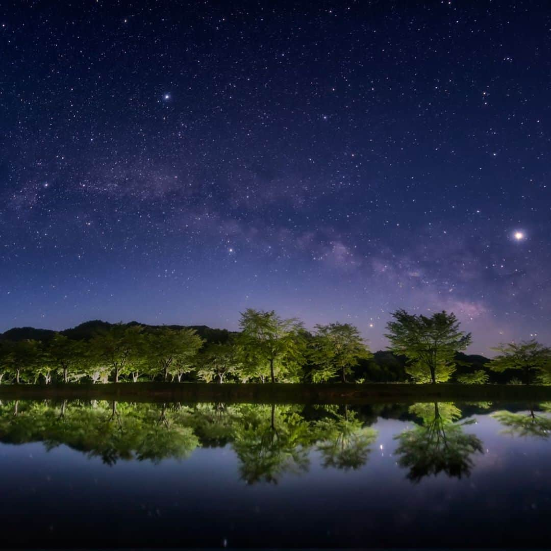 KAGAYAさんのインスタグラム写真 - (KAGAYAInstagram)「七夕の日に撮影した星空写真です。 2019年7月7日、秋田県にて 2016年7月7日、北海道美瑛町にて 2015年7月7日、北海道苫小牧市のウトナイ湖にて 2013年7月7日、北海道網走市の麦畑にて #七夕 #星空 #天空への願い」7月7日 16時55分 - kagaya11949