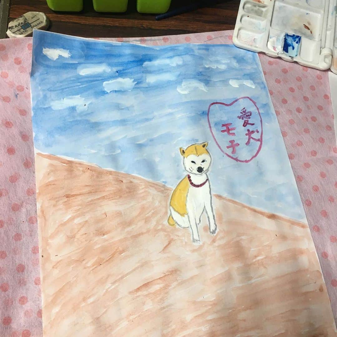 HALFBYのインスタグラム：「母が描いたモチ」