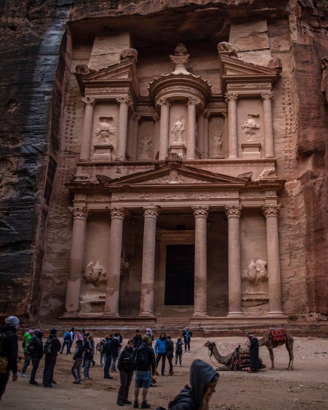 National Geographic Travelさんのインスタグラム写真 - (National Geographic TravelInstagram)「Photo by Muhammed Muheisen @mmuheisen  People gather in front of Al Khazneh (the Treasury), one of many facades carved into the mountains of the ancient city of Petra in Jordan. For more photos and videos from different parts of the world, follow me @mmuheisen and @mmuheisenpublic. #muhammedmuheisen #Jordan #الاردن」7月7日 17時08分 - natgeotravel