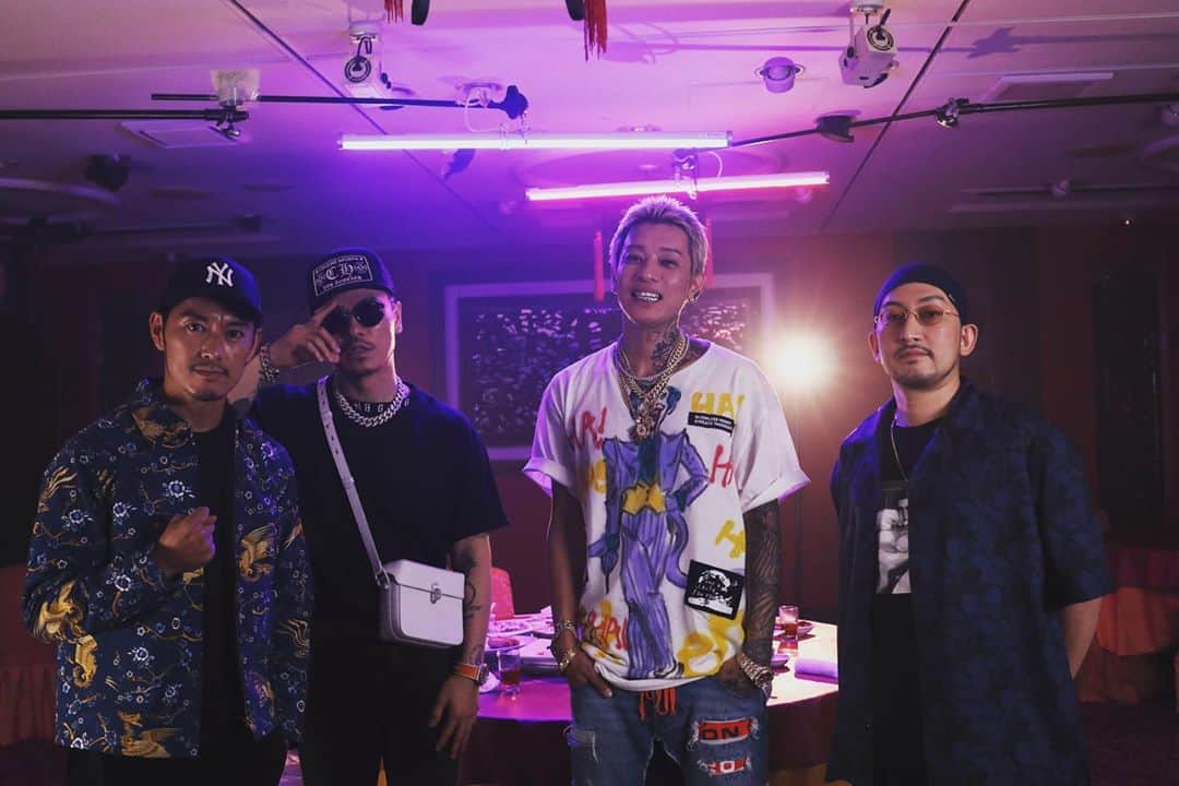 般若のインスタグラム：「我々夫は止まれない。 #花金ナイトフィーバーpart2 #12發」
