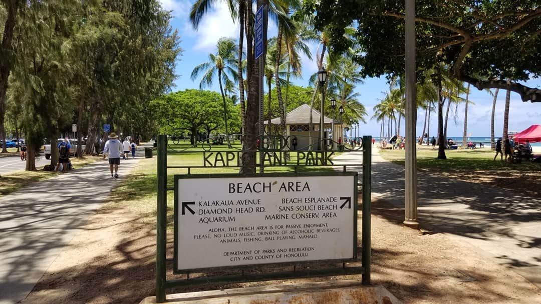 瀬川慶のインスタグラム：「Waikiki peaceful weekend. 平和なワイキキ週末  #hawaii #aloha #waikikibeach #kapiolanipark #covid19hawaii #ハワイ #アロハ #ワイキキビーチ #カピオラニパーク #コロナに負けるな」