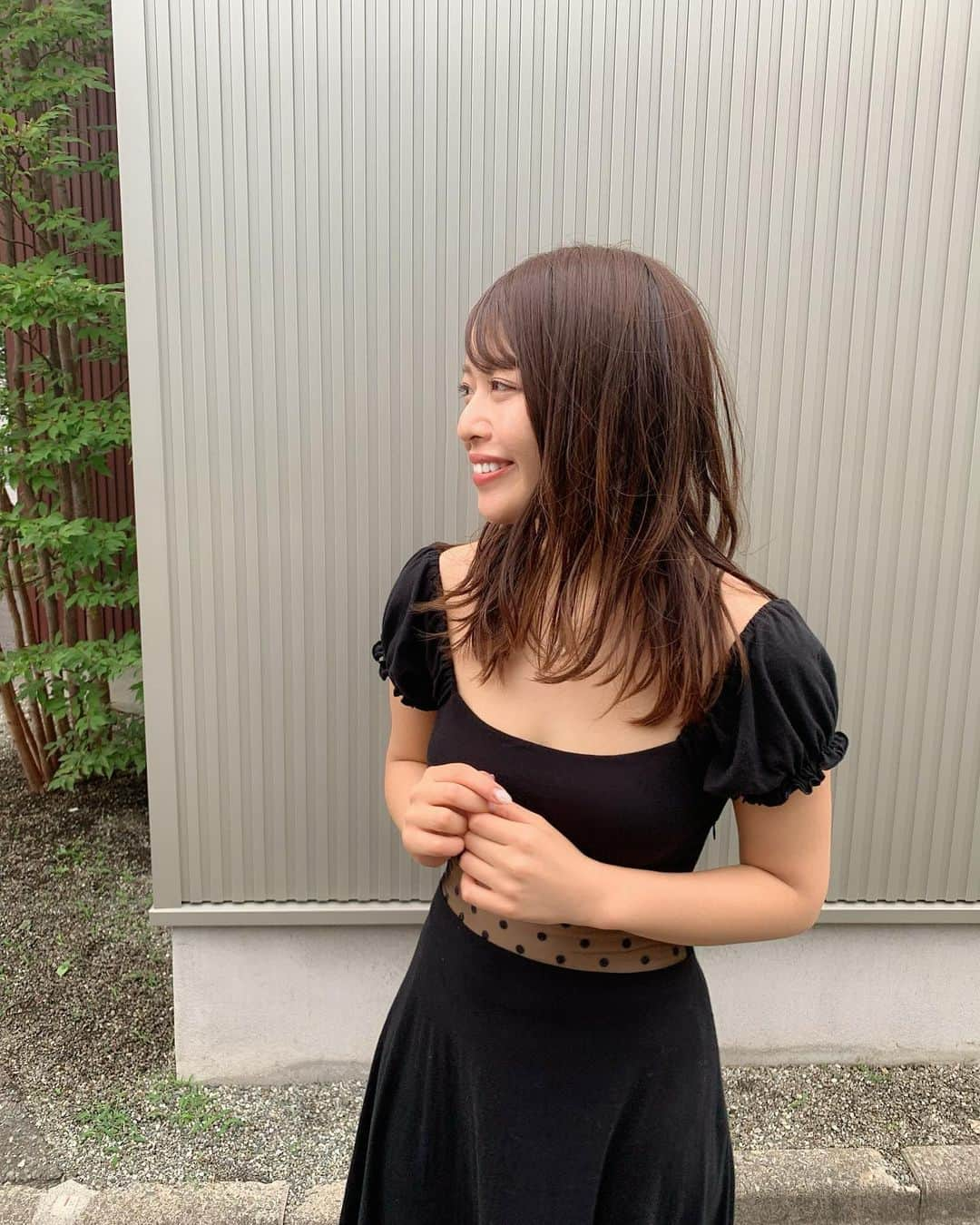 石倉侑芽さんのインスタグラム写真 - (石倉侑芽Instagram)「先日のコーデ👗💓 . ストーリー載せたらどこのですか？って めっちゃコメントきてた👀❣️ お腹透けてて可愛いよね🥺🥺 . @primavely_official で買いました🌈 これパッド付きやからめっちゃ楽ちん😂 楽なのに可愛いって最高🥺👏💓 最近お気に入りの褒められワンピです🌟 . #ゆめちんコーデ#コーディネート#ワンピース #黒ワンピ#ワンピースコーデ#coordinate#wear#ootd」7月7日 18時03分 - yume8115