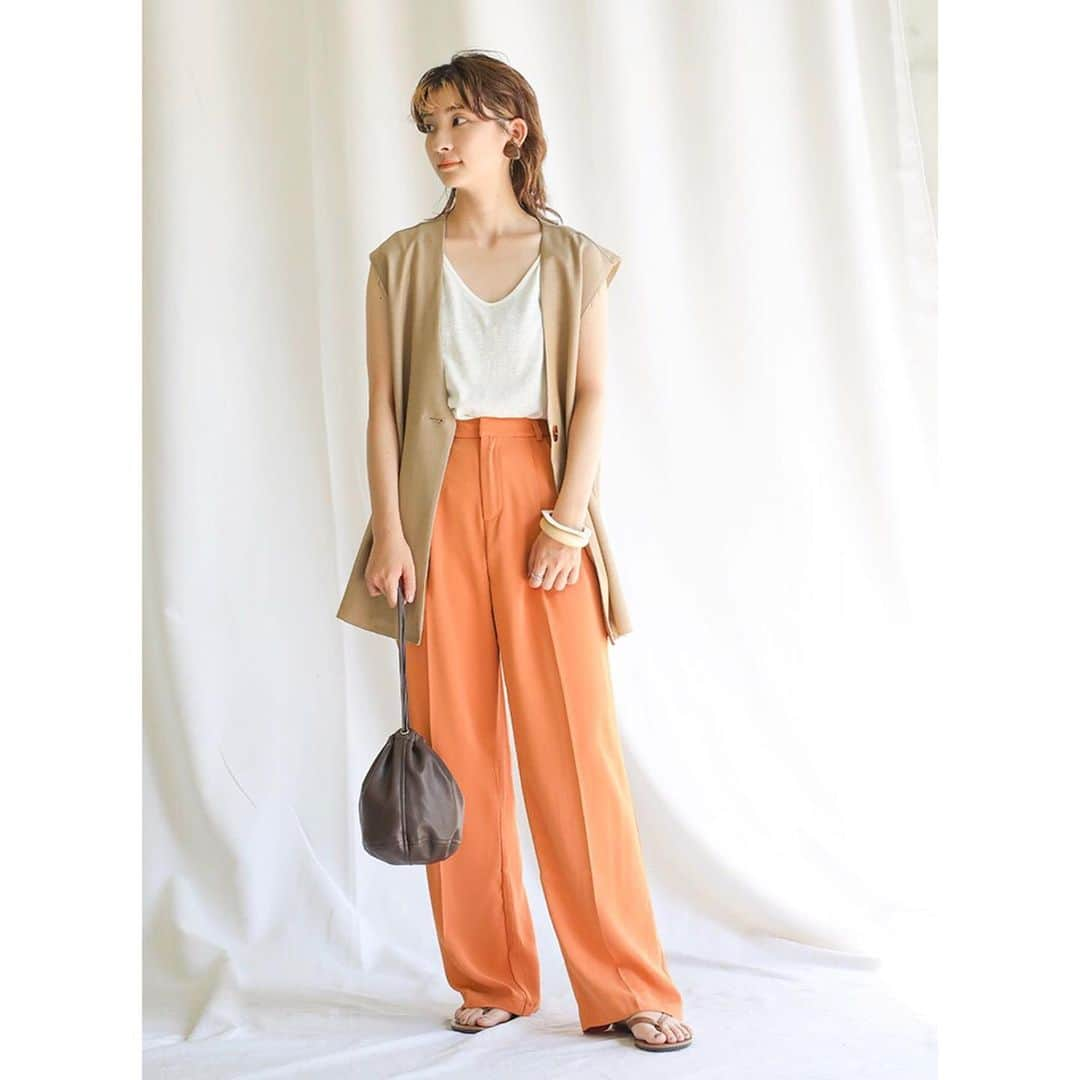 moca さんのインスタグラム写真 - (moca Instagram)「. 【new arrivals】 . 7/7(tue)18:00～ . no.10008624 DOUBLE TUCK STRAIGHT PANTS 4540yen +tax orange/green/black . #selectmoca」7月7日 18時10分 - selectmoca