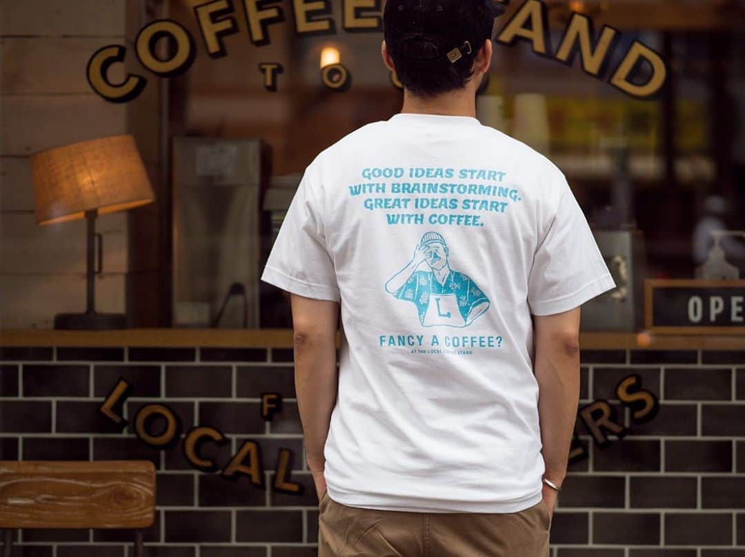 THE LOCAL ＊GoodCoffee運営店舗のインスタグラム：「今日は、THE LOCALです！ ご好評いただいている「FANCY A COFFEE?」Tシャツの新色入荷しました！  今回作ったのは以前ストーリーで実施したお客様の人気投票で決定したカラー🏆✨ 涼しげ爽やかなピーコックブルーです。 こちらのカラーは夏限定の予定です🌴 . .THE LOCAL渋谷店頭でもオンラインストア( @thelocal2016 )でもお買い求め頂けます。 . サイズ、枚数に限りがあります。 売り切れの際はご容赦ください🙇‍♂️ . これからも皆様にいただいたアイディアを グッズ作りに活かしていきたいと思っています💪 よろしくお願いします！ . オンラインストアは5000円以上で送料無料です📦 . THELOCAL 〒150-0002 東京都渋谷区渋谷２丁目１０−１５﻿﻿﻿﻿﻿ ﻿. . #最後までスワイプしてね  #thelocalcoffeestand  #thelocal #tokyocafe#tokyocoffee#tokyocoffeefestival#shibuyacafe#aoyamacafe#omotesandocafe#coffee#blackcoffee#dripcoffee#coffeebeanes#コーヒー#コーヒースタンド#コーヒータイム#コーヒーブレイク#東京カフェ#東京コーヒー#カフェ巡り#カフェ好き#カフェ巡り#渋谷カフェ#青山カフェ#表参道カフェ#珈琲#お家時間#お取り寄せ#期間限定」