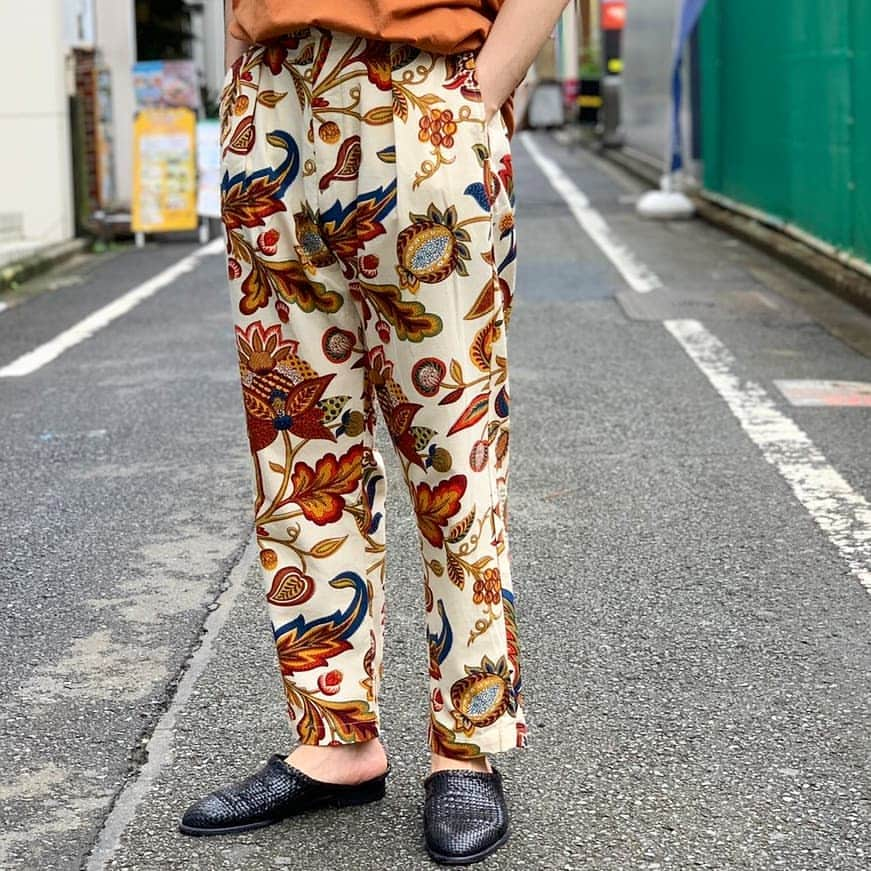 BEAMS MENさんのインスタグラム写真 - (BEAMS MENInstagram)「AiE floral print canvas pants  #beamssale #20ss #beams #beamsplus #beamst  #aie」7月7日 19時25分 - beams_mens_casual