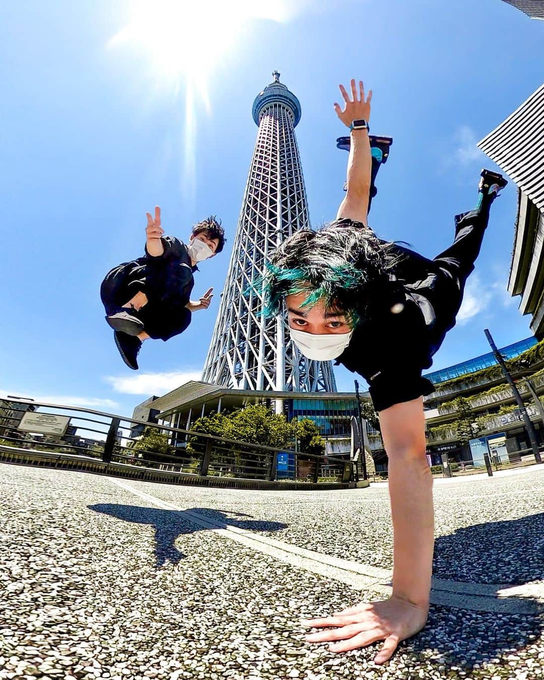 GoProさんのインスタグラム写真 - (GoProInstagram)「#ソーシャルディスタンス を守りながら #とりあえず跳んどけ 💨 📷  @gopro.faki + @fiit.smile ・ ・ ・ #GoPro #GoProJP #GoProのある生活 #東京 #スカイツリー #TravelJapan #Tokyo #SkyTree」7月7日 19時25分 - goprojp