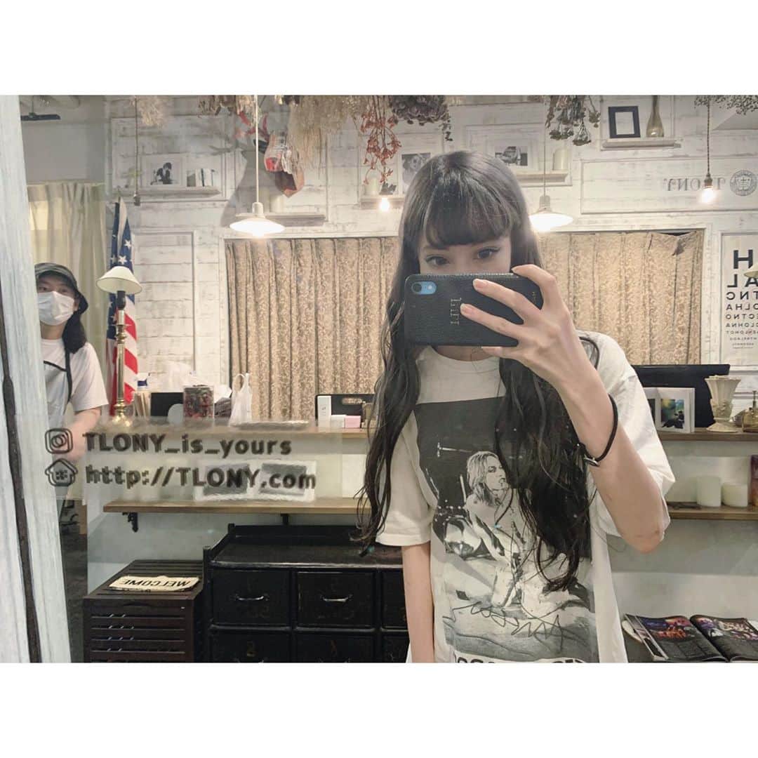 中川ジュリアのインスタグラム：「今回もめっちゃ良い色にしてもらいました💃✌️ @iyo1126」
