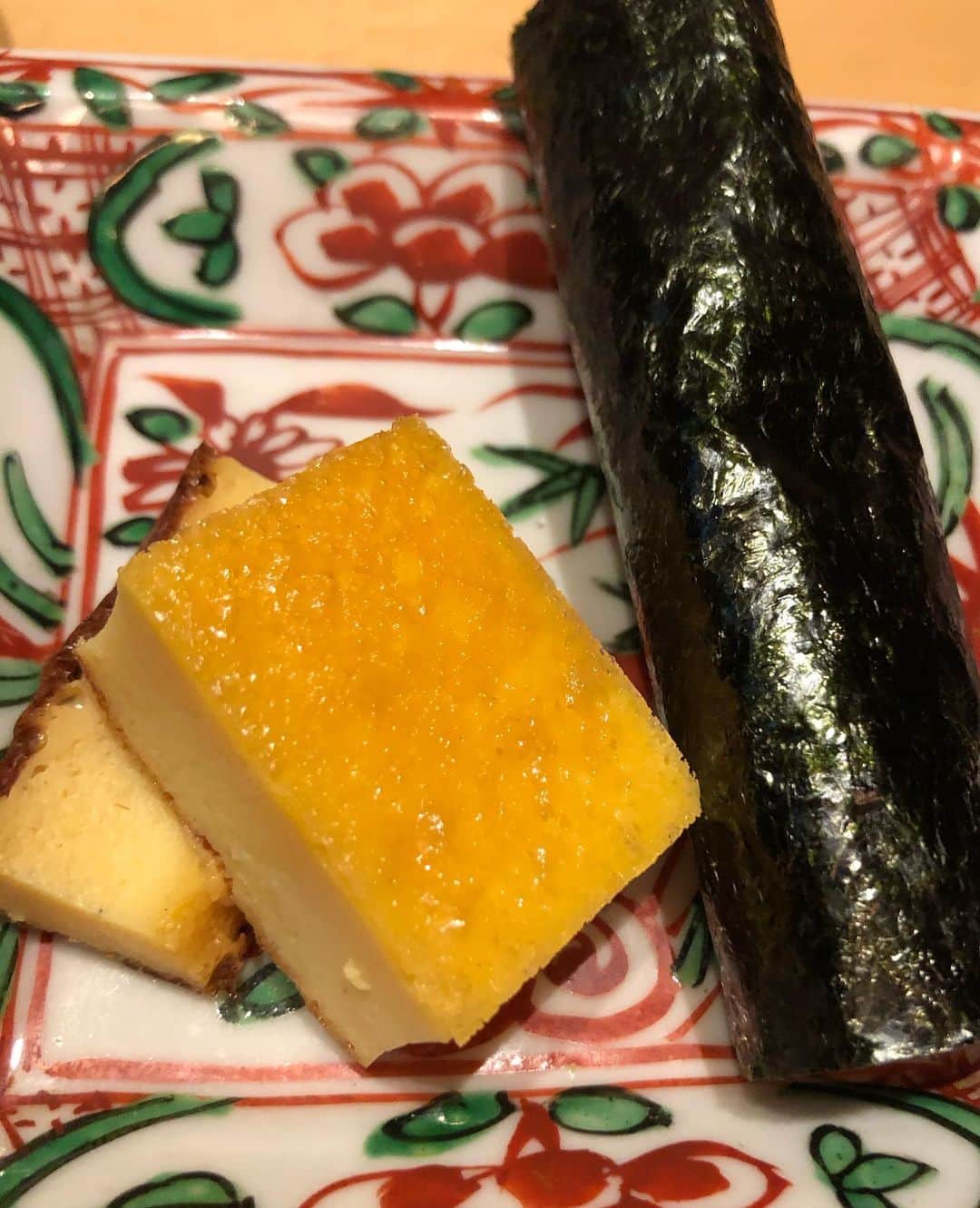 LIHOCOさんのインスタグラム写真 - (LIHOCOInstagram)「༄ 7.7 今日は七夕🎋ですね🌟 毎年七夕は雨のイメージだけど 今年は豪雨…☔ 私の住んでる地域でも朝から 警報が何度もなっていました💦 今夜もひどいみたいなので くれぐれも気をつけましょう😣 ． ． 写真は光が合わなくてお寿司が うまく伝わらなったから😂 お寿司単品でも載せました🍣💕 ミシュラン獲得してるだけあって おいしすぎてほっぺた落ちました🥺」7月7日 19時33分 - lihoco01