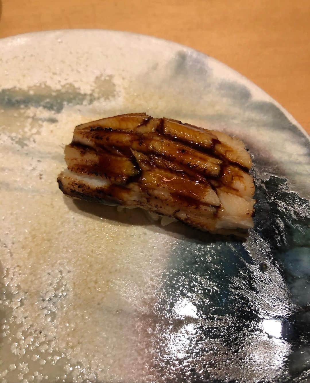 LIHOCOさんのインスタグラム写真 - (LIHOCOInstagram)「༄ 7.7 今日は七夕🎋ですね🌟 毎年七夕は雨のイメージだけど 今年は豪雨…☔ 私の住んでる地域でも朝から 警報が何度もなっていました💦 今夜もひどいみたいなので くれぐれも気をつけましょう😣 ． ． 写真は光が合わなくてお寿司が うまく伝わらなったから😂 お寿司単品でも載せました🍣💕 ミシュラン獲得してるだけあって おいしすぎてほっぺた落ちました🥺」7月7日 19時33分 - lihoco01