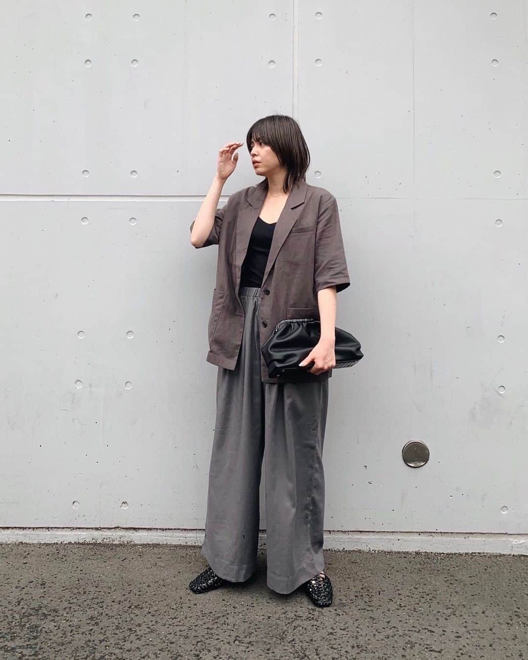 MOUSSY SNAPさんのインスタグラム写真 - (MOUSSY SNAPInstagram)「#MOUSSYSNAP @suzumi_0201 170cm ㅤㅤㅤㅤㅤㅤㅤㅤㅤㅤㅤㅤㅤ HALF SLEEVE SHIRTS JACKET(010DS330-2480) HIGH WAIST DRAWSTRING PANTS(010DS330-2430) CUP CAMI(010DS380-0770) FAUX LEATHER GATHER MINI BAG(010DSB51-2120) #MOUSSYCapsuleCollection #MOUSSY_CC WEAVE FLAT SHOES(010DSS52-1570) ㅤㅤㅤㅤㅤㅤㅤㅤㅤㅤㅤㅤㅤ #MOUSSY」7月7日 19時36分 - moussysnap