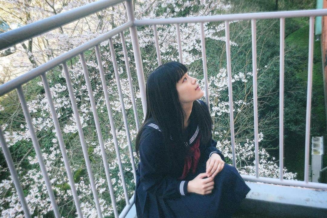 若林薫のインスタグラム：「映画 ｢13月の女の子｣ ﻿ 四ツ木まどか役で出演します。﻿ ﻿ 2020年8月15日より、池袋シネマ・ロサ他﻿ 全国順次ロードショーです🕊﻿ ﻿ 沢山向き合ってまどかを演じました。﻿ 監督をはじめスタッフの皆さん、キャストの皆さんとの愛で溢れた現場で、私にとって思い入れ深い作品です🌷 ﻿ 是非、多くの方に見ていただきたいです☺︎ よろしくお願いします！   #13月の女の子 #四ツ木まどか」