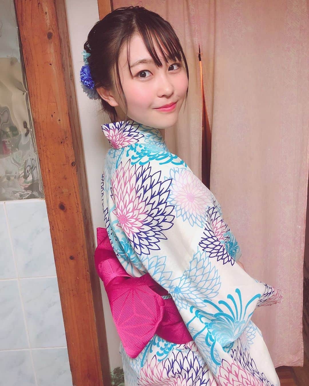 藤田愛理さんのインスタグラム写真 - (藤田愛理Instagram)「･ 七夕だね🎋 去年沖縄で着た浴衣👘💭 #in #ごーや荘」7月7日 19時37分 - airi_crownpop