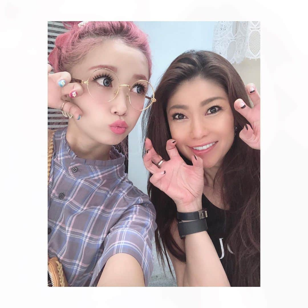 Taki Tanakaさんのインスタグラム写真 - (Taki TanakaInstagram)「@hikapudayo in ＩＺＡ💖 かまいい#ひかぷう ちゃん。 #ひかぷぅポーズ  @iza_official  #izastagram」7月7日 19時42分 - tanakataki