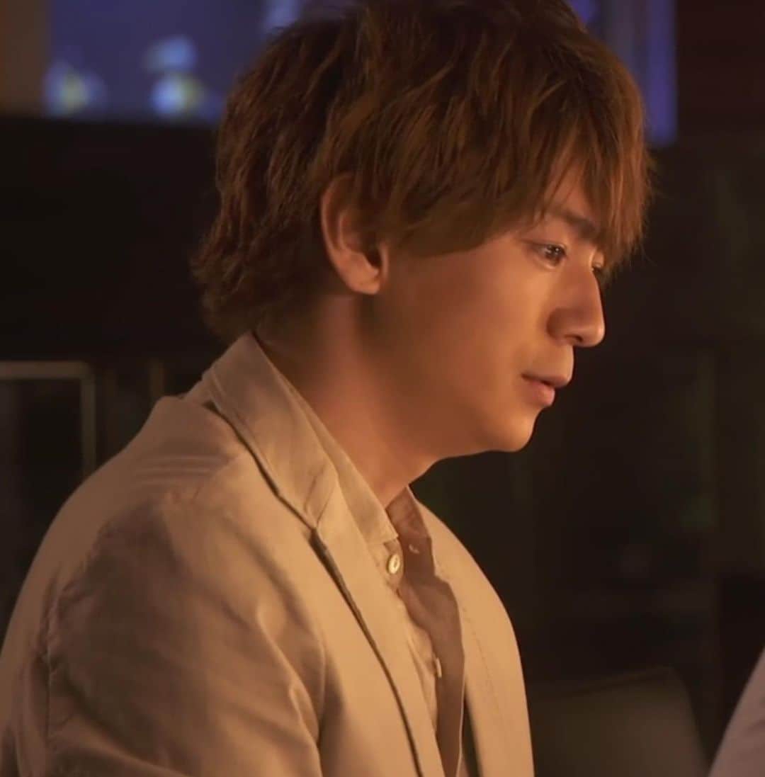 のインスタグラム：「2020.7.4 #m愛すべき人がいて 第7話 #マサ#マックスマサ part.4 ・ すれ違いの中 礼香にはマサがいない方がアユはいい歌を作るとかさ… マサがいなくてすごくしっかりしてるって評判いいとか… 中谷社長にもマサが悲しい想いをさせたからいい曲が書けたとか… ・ ・ SEASONS 作詞：浜崎あゆみ  今年もひとつ季節が巡って 思い出はまた遠くなった 曖昧だった夢と現実の 境界線は濃くなった  それでもいつか君に話した 夢に嘘はひとつもなかった La La-i  今日がとても楽しいと 明日もきっと楽しくて そんな日々が続いてく そう思っていたあの頃  繰り返してく毎日に少し 物足りなさを感じながら  不自然な時代のせいだよと 先回りして諦めていた La La-i  今日がとても悲しくて 明日もしも泣いていても そんな日々もあったねと 笑える日が来るだろう  幾度巡り巡りゆく 限りある季節の中に 僕らは今生きていて そして何を見つけるだろう ・ ・ とても切ない。 「俺はアユと幸せになったらいけないんでしょうか？」 マサさん…そんな事ないと思います。 幸せになっても 今度は聴いた人を幸せな気持ちにさせてくれる曲が書けると思う… それじゃぁダメなんだろうか… ・ #三浦翔平#安斉かれん#高橋克典#田中みな実#avictory#鮎の塩焼き#BARSILVER#銀座水響亭#切ない#最終回#感動#マサさん変なこと考えないで😩#テレビ朝日#abema」