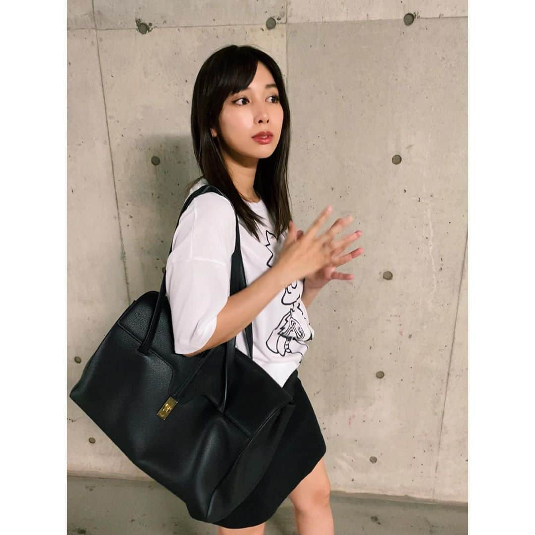 結城モエさんのインスタグラム写真 - (結城モエInstagram)「週末、衣装合わせの日の私服☺︎  .  T-shirt #zara bag #celine #16 shoes #valentino」7月7日 20時28分 - moe_yuki_