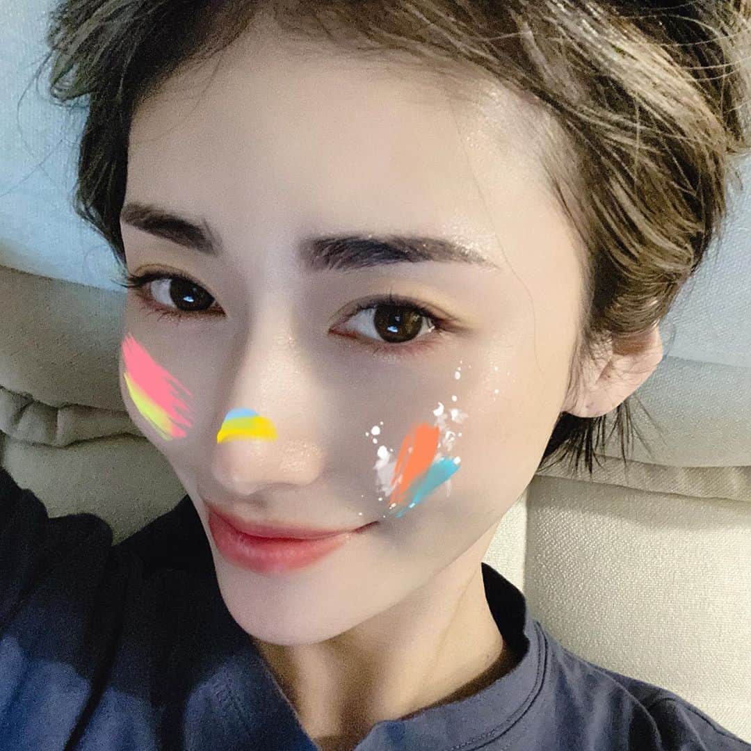 &mのインスタグラム：「じゆうじかん⸝⸝⸝♡⃛  だけども⸝⸝⸝すでに眠たい気がする(๑ ˃̵͈́∀˂̵͈̀ )」