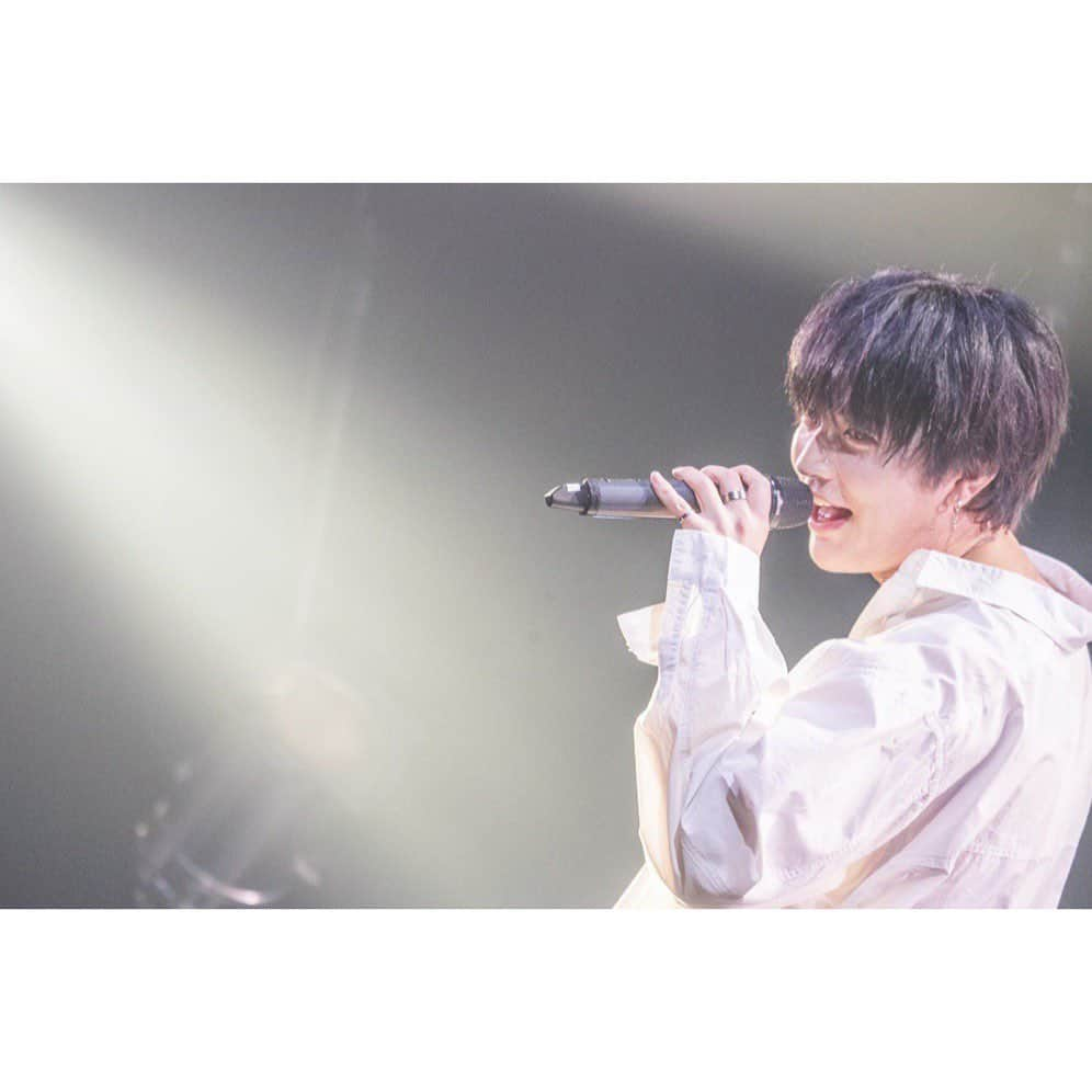 HIROTOのインスタグラム：「🎤  #ivvy #hiroto #live #photo #jpn #artist #me #l4l #팔로우 #instagram #instagood #instasize」