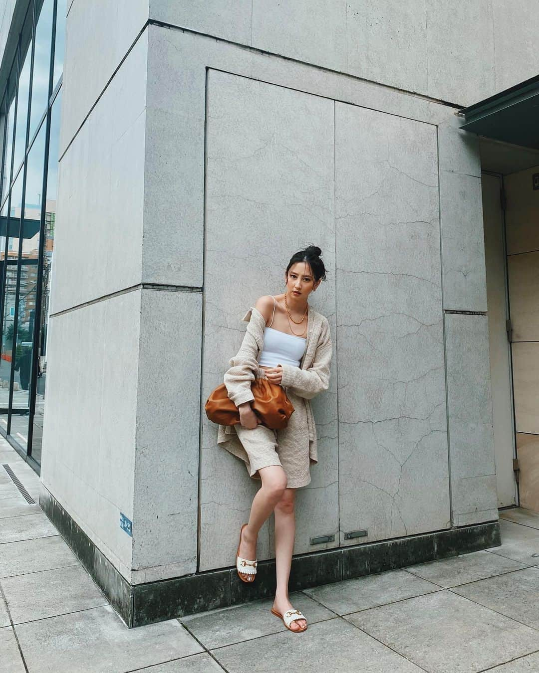 河北麻友子さんのインスタグラム写真 - (河北麻友子Instagram)「FASHION SET: MOUSSY SANDALS: Gucci  BAG: Bottega Veneta #FASHION #OOTD #麻友コーデ」7月7日 21時00分 - mayukokawakitaofficial