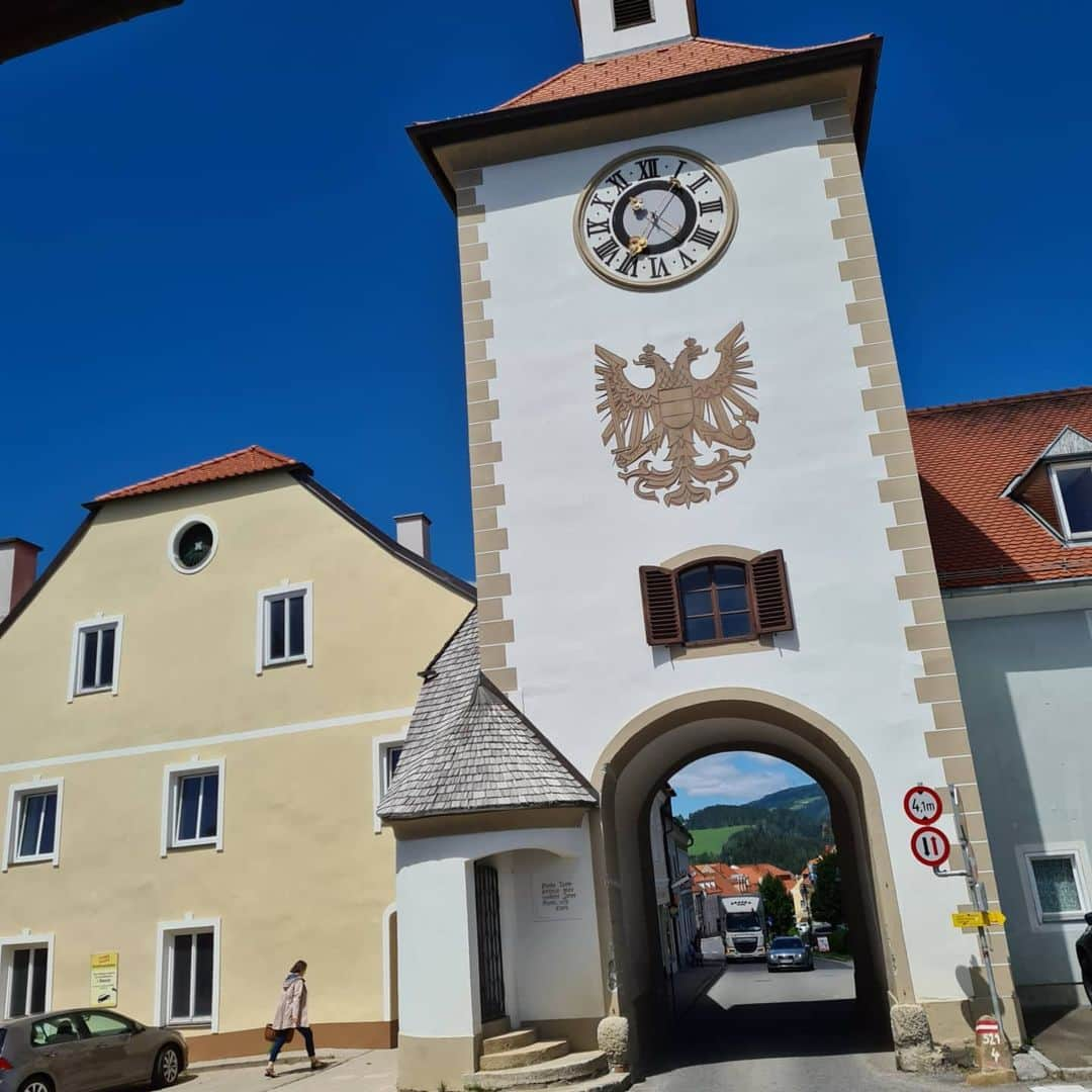 ロマン・グロージャンさんのインスタグラム写真 - (ロマン・グロージャンInstagram)「Enjoying Austria with @kimkeedle and my bike. #r8g #cycling #training」7月7日 20時53分 - grosjeanromain