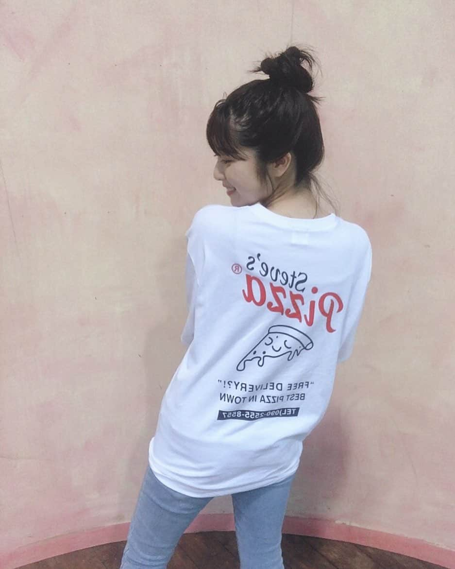 吉田莉桜さんのインスタグラム写真 - (吉田莉桜Instagram)「この前可愛いTシャツゲットした(^^) すっごい楽に着られるからお気に入りしました✌️ ・ ・ オーバーサイズって可愛(^^) ちな、@lumo.official #tシャツ #オーバーサイズ #可愛」7月7日 21時00分 - yoshida_rio_official