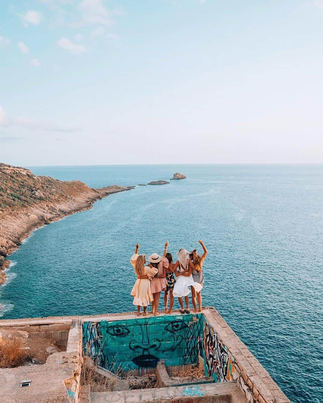 PAUL HEWITTさんのインスタグラム写真 - (PAUL HEWITTInstagram)「Our friendship is not a big thing, it's a million little things. 💞✨⚓️ (photo @mvandersluis) #getAnchored #paulhewitt __ #sea #friendship #girlstrip #travelgoals #view #ocean #oceanlove #summer #summerstyle #moments #memories #moments」7月7日 21時01分 - paul_hewitt