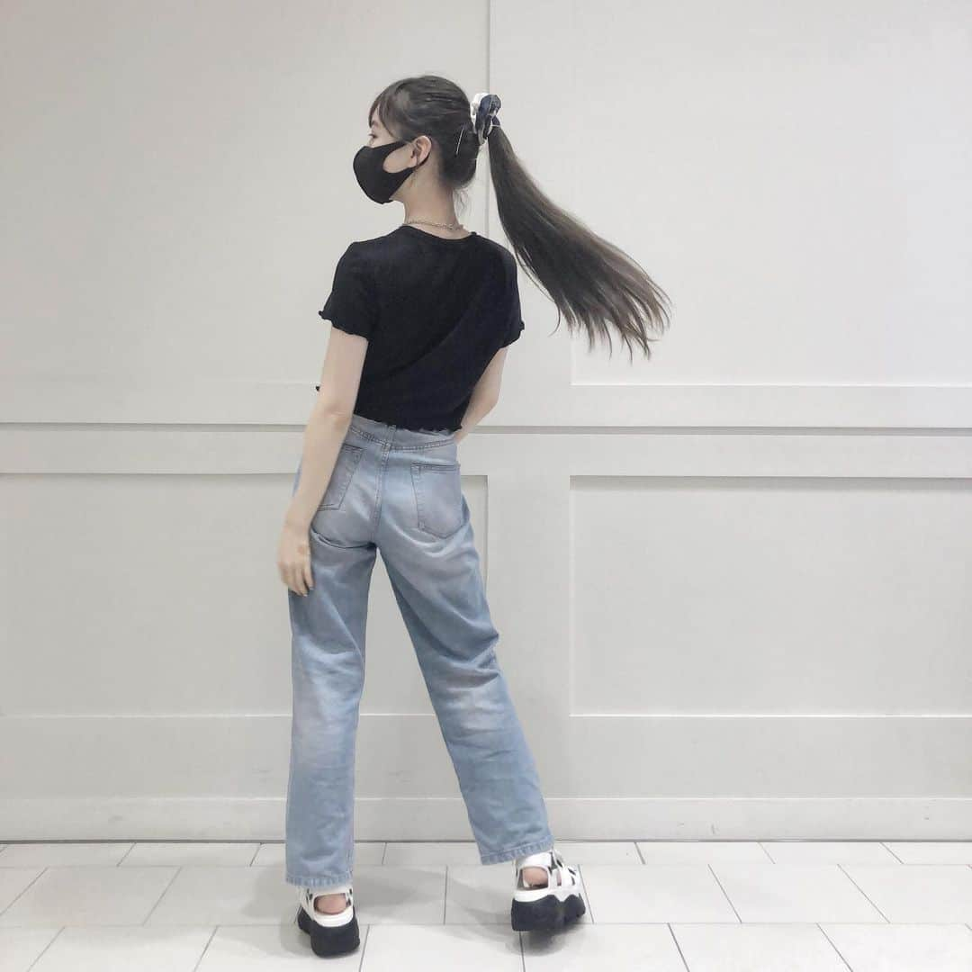 ナタリア聖奈さんのインスタグラム写真 - (ナタリア聖奈Instagram)「・ ・ 👖🎀カジュアルこーで🎀👖 ・ 大学生ぶっちゃいました！(ˊᗜˋ) ・ #ナタリア聖奈 #ナタナタcode #ljk  #カジュアルコーデ #夏服 #プチプラコーデ」7月7日 21時05分 - _natamilk_