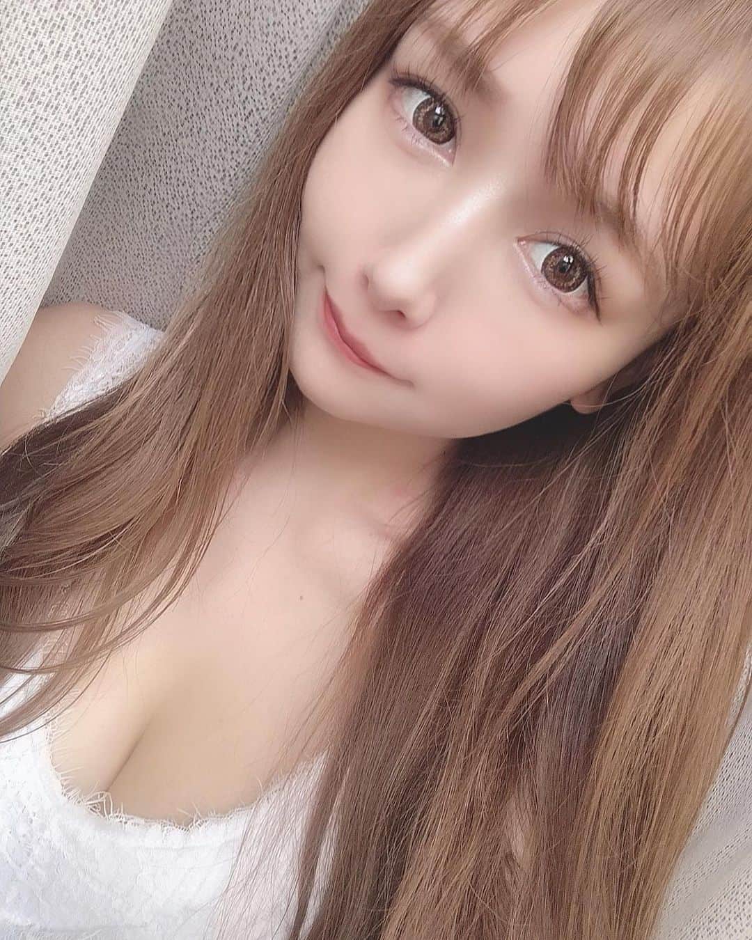yuu__aaaのインスタグラム：「. . こんばんは💁‍♀️ . 毎日湿気で髪の毛広がっております(　˙-˙　) 切っちゃおっかなーって時々悩む🤔🤔 . エクステとかあるから🤭 . .  .  #fashion #ootd #ootdfashion  #粉我#时装#我的最愛#japan#japanesegirl #instalove #tokyo#aichi#osaka」