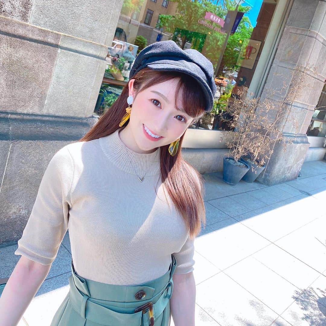 三村遙佳さんのインスタグラム写真 - (三村遙佳Instagram)「あんにょん！ 久しぶりのいんすた投稿です~ この黒の帽子、被りやすくてお気に入りだったのになくしたさ。 どこにいるの~？ㅠㅠ かなしい、、、  久しぶりに動画投稿してみるる #コーデ　#服　#コーディネート #fashion #code  #옷 #코디네이트 #横浜　#yokohama」7月7日 21時10分 - mimuraharuka_1027