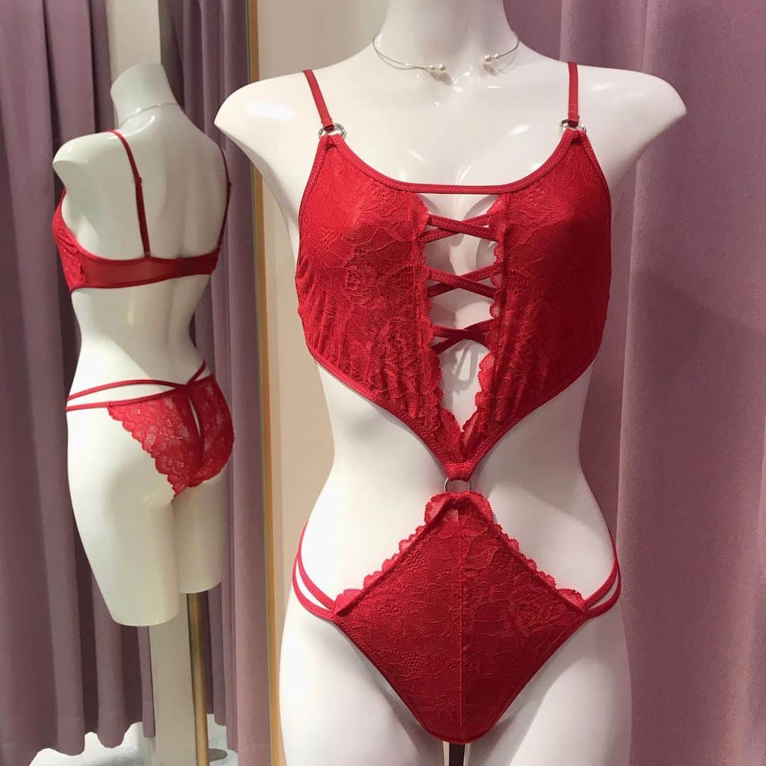 Ravijour札幌4丁目プラザ店のインスタグラム：「. #onsale  クロステディ❤️ SALE対象商品です！！  . 詳しくはブログ更新しました！ TOPのURLから飛んでご覧下さい✨  . #ravijour #ラヴィジュール #ravijourstaff  #ravijoursapporo  #ravijouroffcial  #セール #テディ #pivot #ピヴォ」