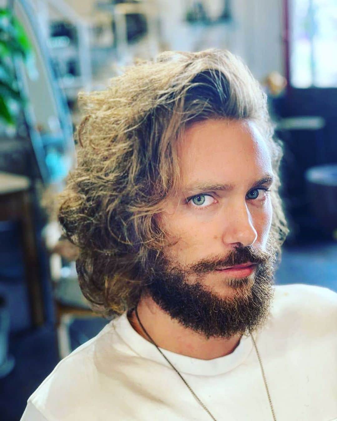 Bastian Bakerさんのインスタグラム写真 - (Bastian BakerInstagram)「Some more crazy hairstyle 💁‍♂️ 🙏🏽🙈😂 1. Dont tell me you don’t like it. 2 I know I’m too tall for my dressing room 3. Ready to go hunt 4. Was my 97th day in Costa Rica 🇨🇷 5. Feeling like a rockstar @widderhotel」7月7日 21時23分 - bastianbaker