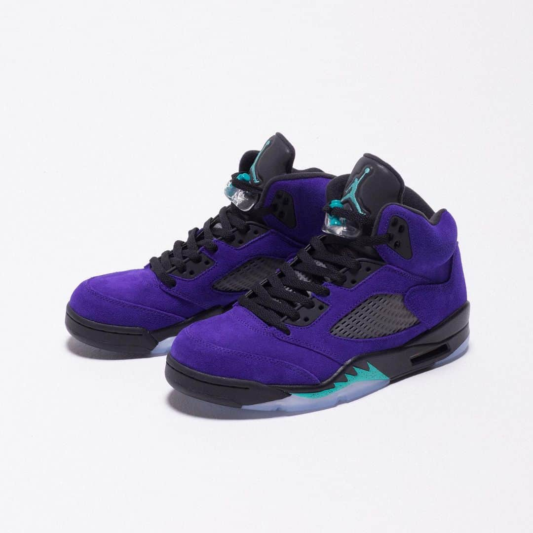 UNDFTDさんのインスタグラム写真 - (UNDFTDInstagram)「Air Jordan 5 Retro 'Alternative Grape' // Available Wednesday 7/8 at Undefeated.com」7月8日 7時30分 - undefeatedinc