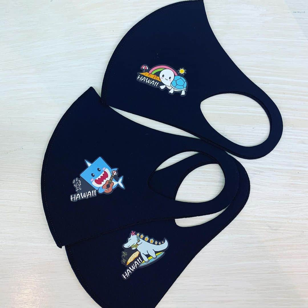 Lanikai Bath and Bodyさんのインスタグラム写真 - (Lanikai Bath and BodyInstagram)「Baby Shark! Aerosilver (antibacterial and breathable)super comfy masks keiki size now in. Online and in store. #babyshark #keikimasks #lanikaibathandbody #kailuatownhi」7月8日 7時57分 - lanikaibathandbody