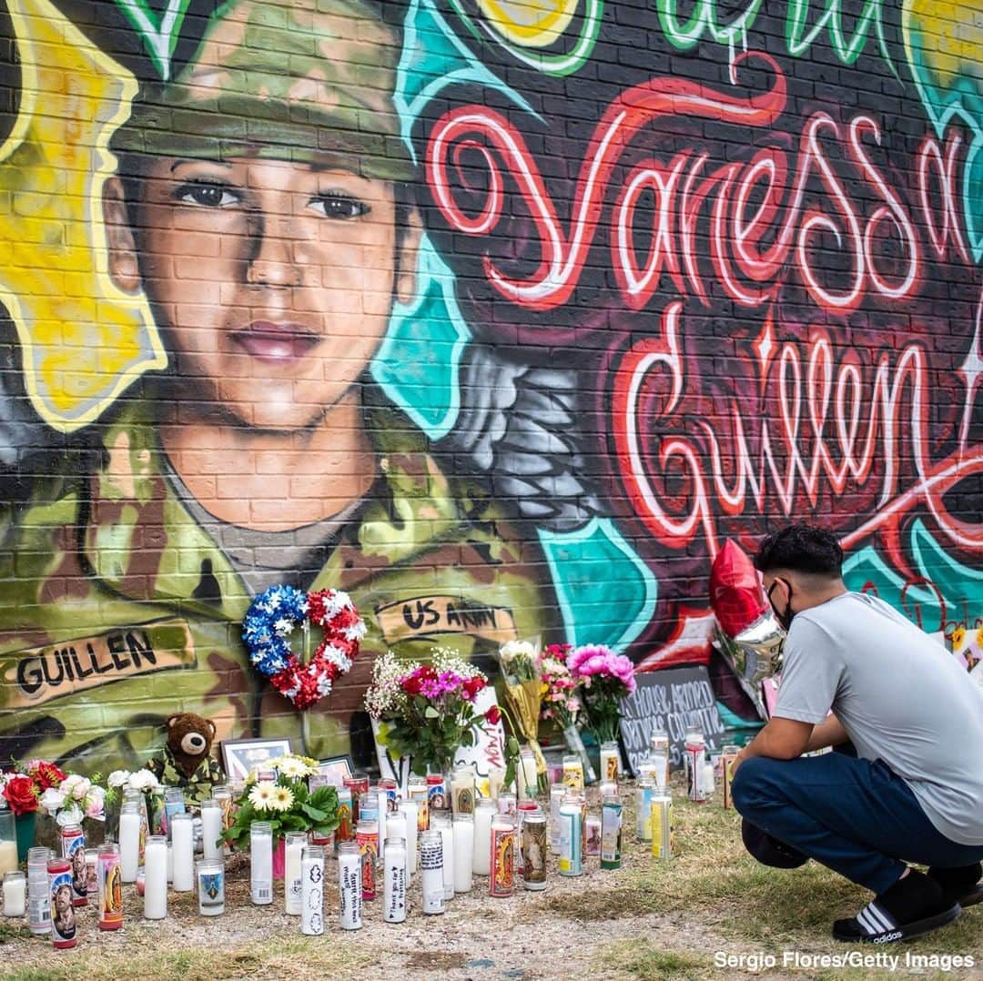 ABC Newsさんのインスタグラム写真 - (ABC NewsInstagram)「Candles and flowers are placed in front of a mural in Austin, TX, of Vanessa Guillen, a soldier based at nearby Fort Hood who went missing in April; her remains were identified this week. A suspect in her case appeared in court yesterday, and Guillen's family has called for a congressional investigation into her death. #vanessaguillen #forthood #texas #usarmy #usmilitarty」7月7日 23時36分 - abcnews