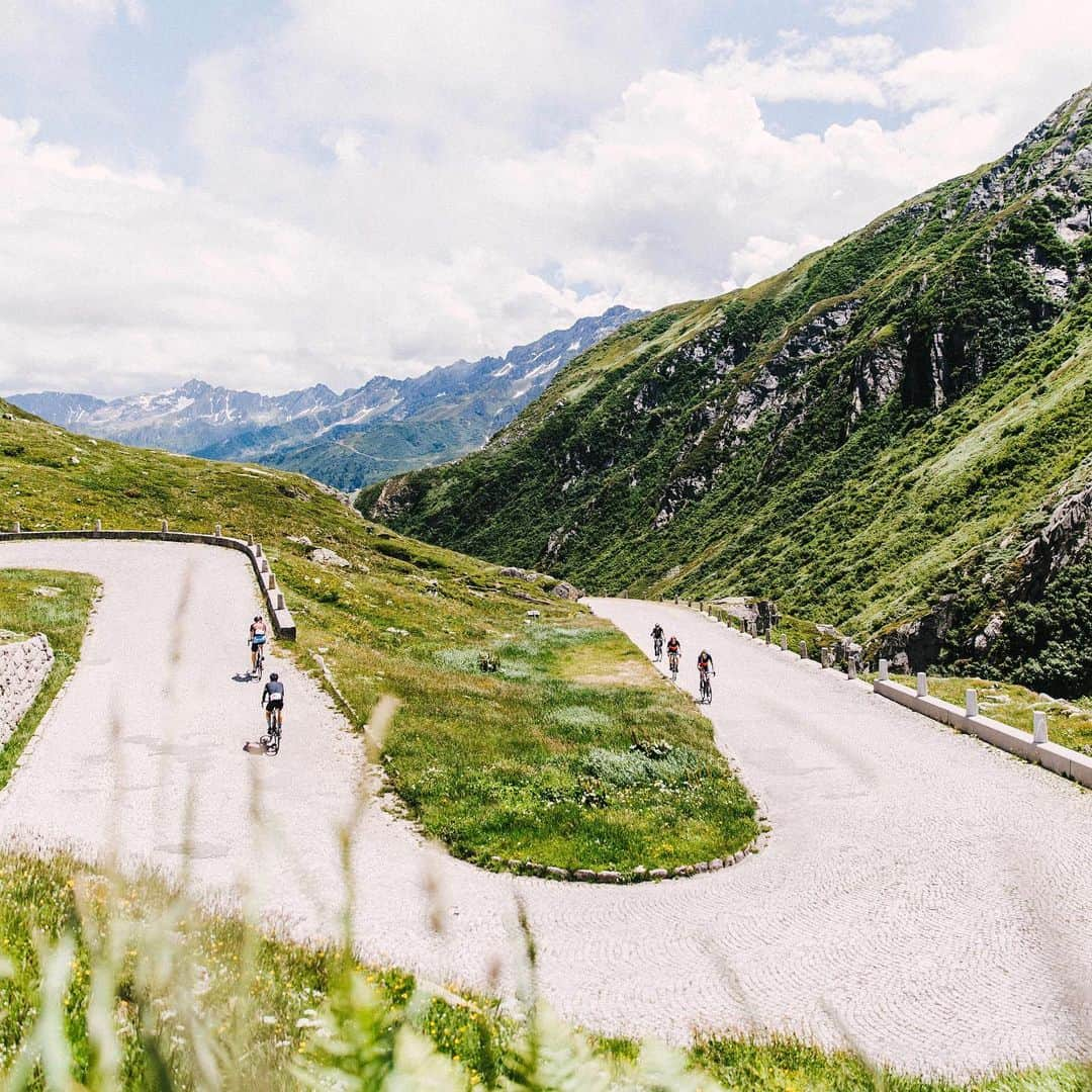 ファビアン・カンチェラーラさんのインスタグラム写真 - (ファビアン・カンチェラーラInstagram)「This was @chasingcancellara  Bern–Andermatt.  Really tough day on the bike, but I fully enjoyed it!🤩 I met so many great people on the way from Bern to Andermatt, it was a pleasure to meet you all!🙏🏼 Congrats and great respect to all participants!👏🏼 I'm already looking forward to Zürich–Zermatt. Who will be there as well?🚵🏼‍♂️ #ChasingCancellara #WeRideBernAndermatt #BernAndermatt #TeamCancellara #WeRideZurichZermatt #ZurichZermatt #cycling #Ultrafondo  📸 @berner.cycling.league」7月7日 23時54分 - fabian_cancellara