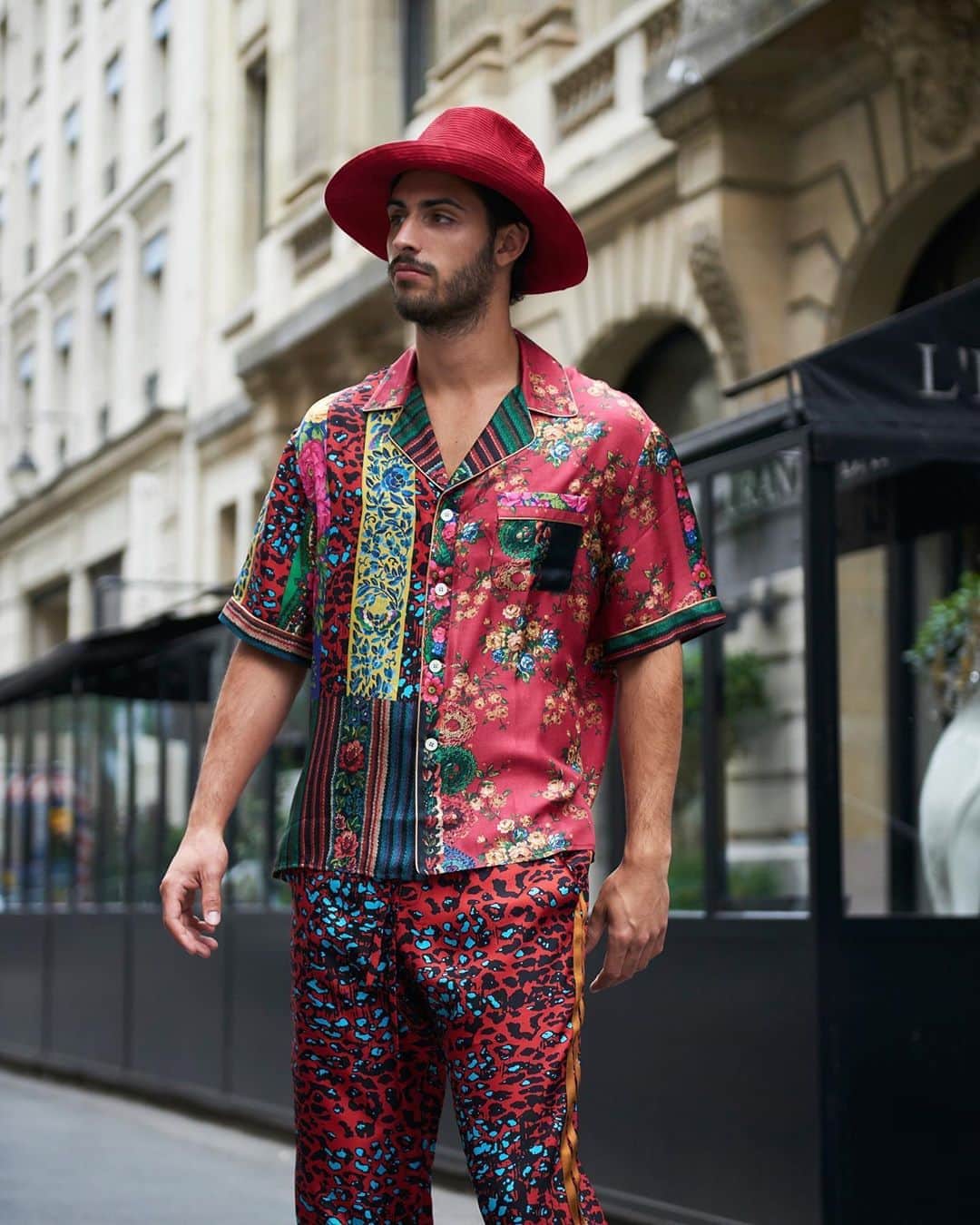 レクレルールのインスタグラム：「PIERRE LOUIS MASCIA “Unpredictable Classic”. The embrace of silk and the roar of animalier prints. Discover more in-store and on leclaireur.com  #Leclaireur #conceptstore  #pierrelouismascia #menfashion」