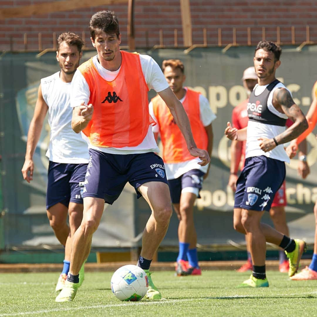 エンポリFCさんのインスタグラム写真 - (エンポリFCInstagram)「Azzurri al lavoro questa mattina al Sussidiario; domani di nuovo in campo, giovedì l'ultimo allenamento prima della sfida contro il Frosinone 📸📸📸」7月8日 0時24分 - empoli_fc_official