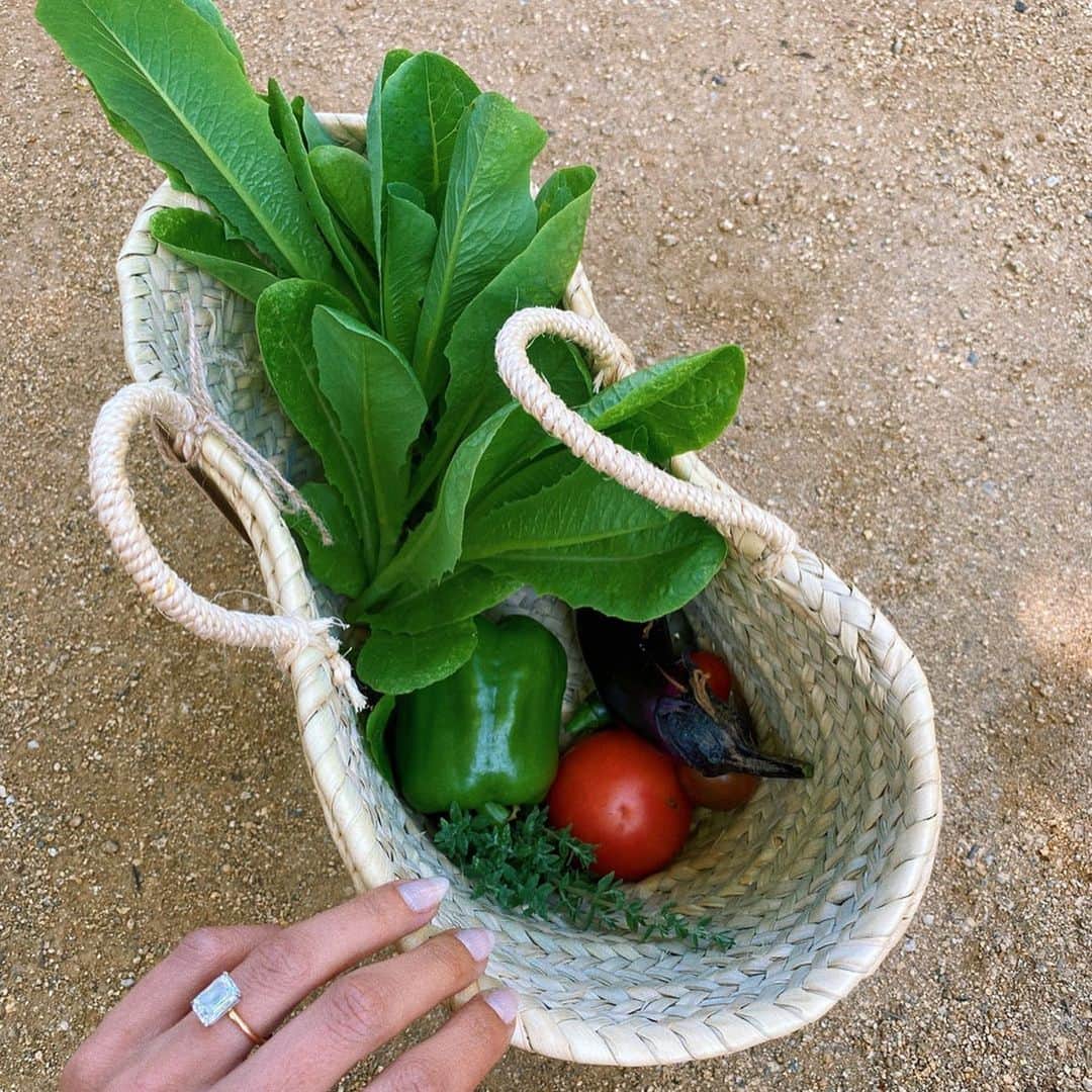 ローレン・ペルツのインスタグラム：「She’s the farmer to my market」