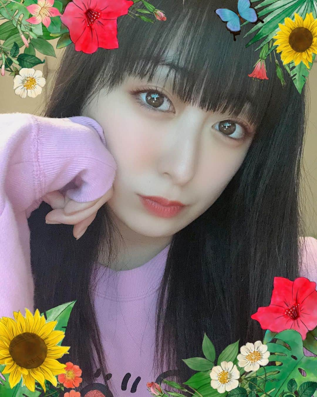 伊豆田莉奈さんのインスタグラム写真 - (伊豆田莉奈Instagram)「🌸🌹🌺🌻🌼💐 ท่ามกลางดอกไม้ส้มแดงอมเทกลีบทองกวาวแย้มบาน เส้นทางที่เดินอาจเจอะและพบความลำบาก แต่อย่างน้อยเราก็โต ขึ้นอีกวัน 🌸🌹🌺🌻🌼💐  🌼💐🌷 🌺 いろんな花を咲かせながら 時には思い悩んで 大人になって行く 🌼💐🌷 🌺  #izurinacgm48 #伊豆田莉奈 #いずりな #CGM48 #chiangmai106」7月8日 0時53分 - rina.cgm48official