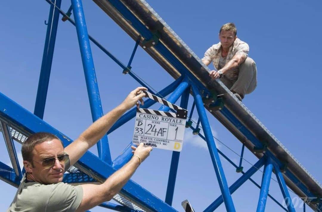 James Bond 007さんのインスタグラム写真 - (James Bond 007Instagram)「Behind the scenes on CASINO ROYALE, Daniel Craig’s first outing as 007. Where have those 14 years gone?」7月8日 1時00分 - 007