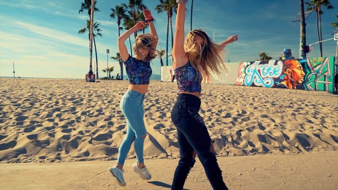 SICK INDIVIDUALSのインスタグラム：「Do you wanna dance with me? ⚡️ @newmademusic #thisfriday #nm004」