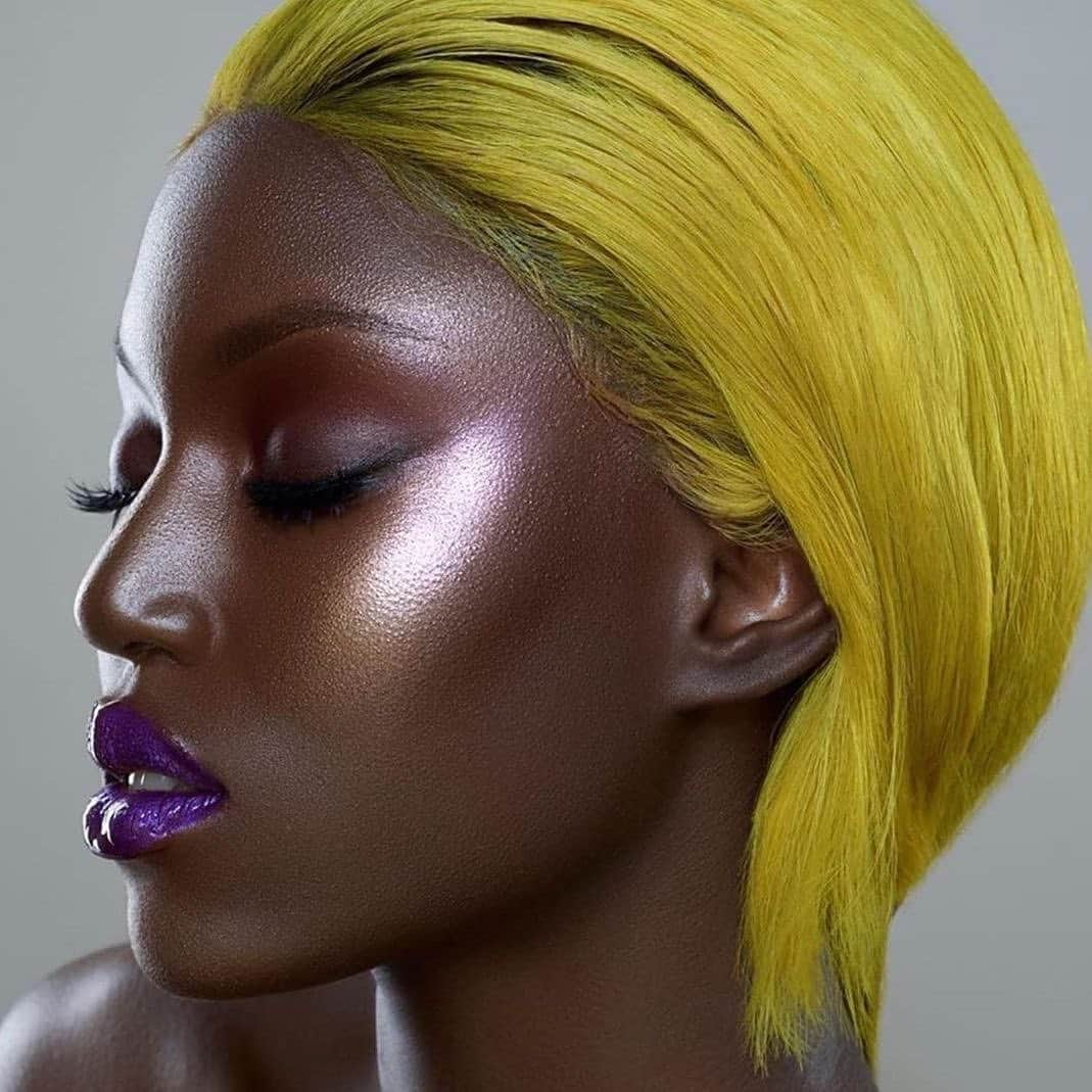 Huda Kattanさんのインスタグラム写真 - (Huda KattanInstagram)「For #blackoutday2020, we wanted to feature some incredible Black-owned beauty brands with AMAZING products. These women and brands deserve the right to be heard today, tomorrow and forever, and we want to support this movement 100%. At Huda Beauty, we are committed in giving the unheard a voice so let’s continue to push for change for this cause and all injustices around the world, because together we can make a difference. Let this movement be the spark that the world needs to work towards equality for all underrepresented groups around the world. ⠀⠀⠀⠀⠀⠀⠀⠀⠀ Please use your voice to share other badass Black beauty brands, influencers and businesses below 😘  ⠀⠀⠀⠀⠀⠀⠀⠀⠀ Photos Credit  1. @juviasplace 2. @danessa_myricks 3. @thelipbar 4. @briogeo 5. @uomabeauty 6. @mentedcosmetics 7. @basebutter 8. @blackgirlsunscreen」7月8日 2時04分 - hudabeauty