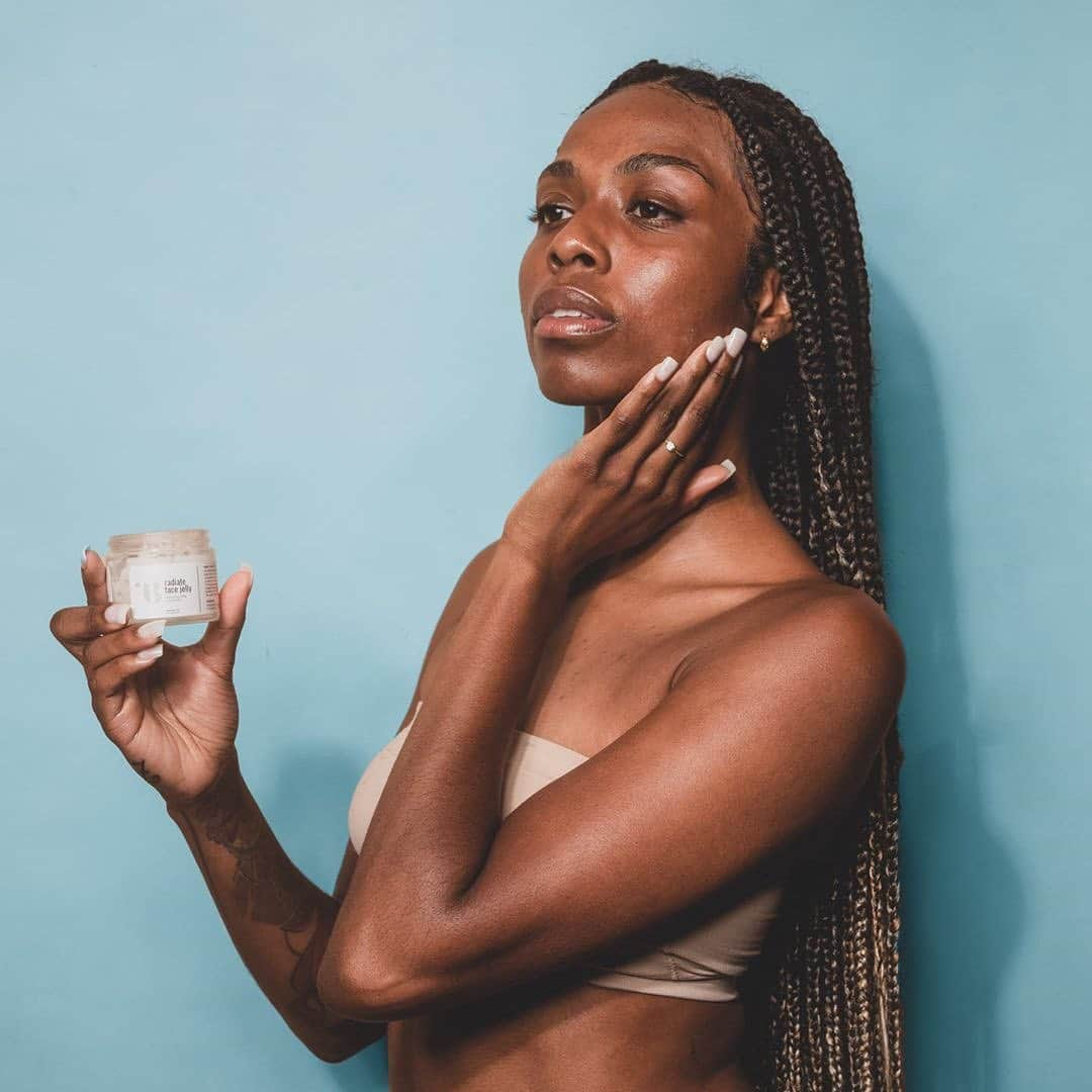 Huda Kattanさんのインスタグラム写真 - (Huda KattanInstagram)「For #blackoutday2020, we wanted to feature some incredible Black-owned beauty brands with AMAZING products. These women and brands deserve the right to be heard today, tomorrow and forever, and we want to support this movement 100%. At Huda Beauty, we are committed in giving the unheard a voice so let’s continue to push for change for this cause and all injustices around the world, because together we can make a difference. Let this movement be the spark that the world needs to work towards equality for all underrepresented groups around the world. ⠀⠀⠀⠀⠀⠀⠀⠀⠀ Please use your voice to share other badass Black beauty brands, influencers and businesses below 😘  ⠀⠀⠀⠀⠀⠀⠀⠀⠀ Photos Credit  1. @juviasplace 2. @danessa_myricks 3. @thelipbar 4. @briogeo 5. @uomabeauty 6. @mentedcosmetics 7. @basebutter 8. @blackgirlsunscreen」7月8日 2時04分 - hudabeauty