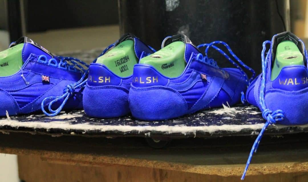 ウォルシュのインスタグラム：「Get them before they're gone, the Voyager Blue 💙 . . . #normanwalshuk #normanwalsh #britishmanufacturing #madeinbritain #ukmfg #shoes #footwear #sneakers #mens #mensstyle #mensfashion #sports #sport #athleisure #british #ootd」
