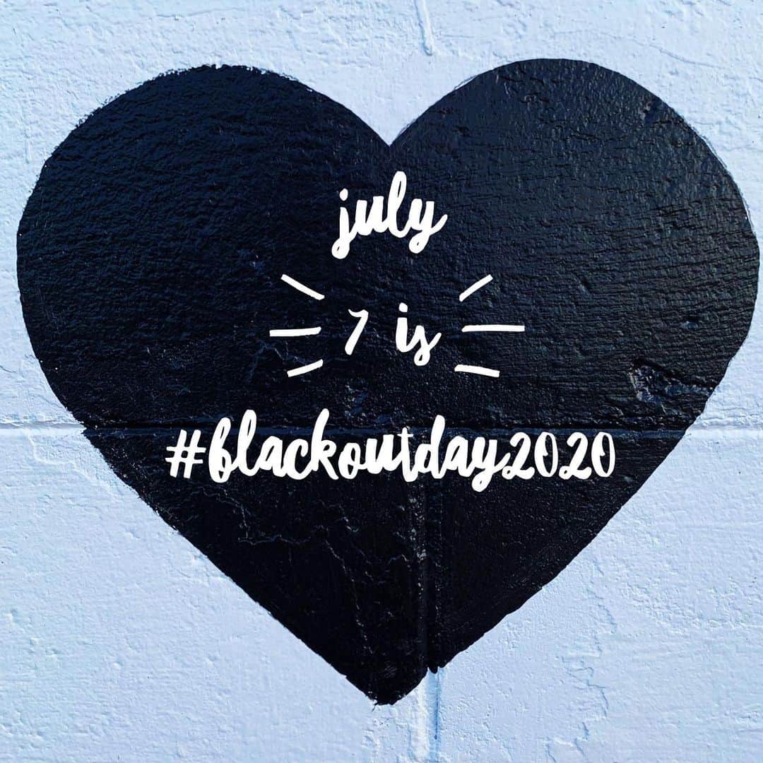 ケイト・ハドソンさんのインスタグラム写真 - (ケイト・ハドソンInstagram)「In my stories I have curated a few companies to check out 🖤 #BlackOutDay2020 #BlackOwnedBusiness」7月8日 3時06分 - katehudson