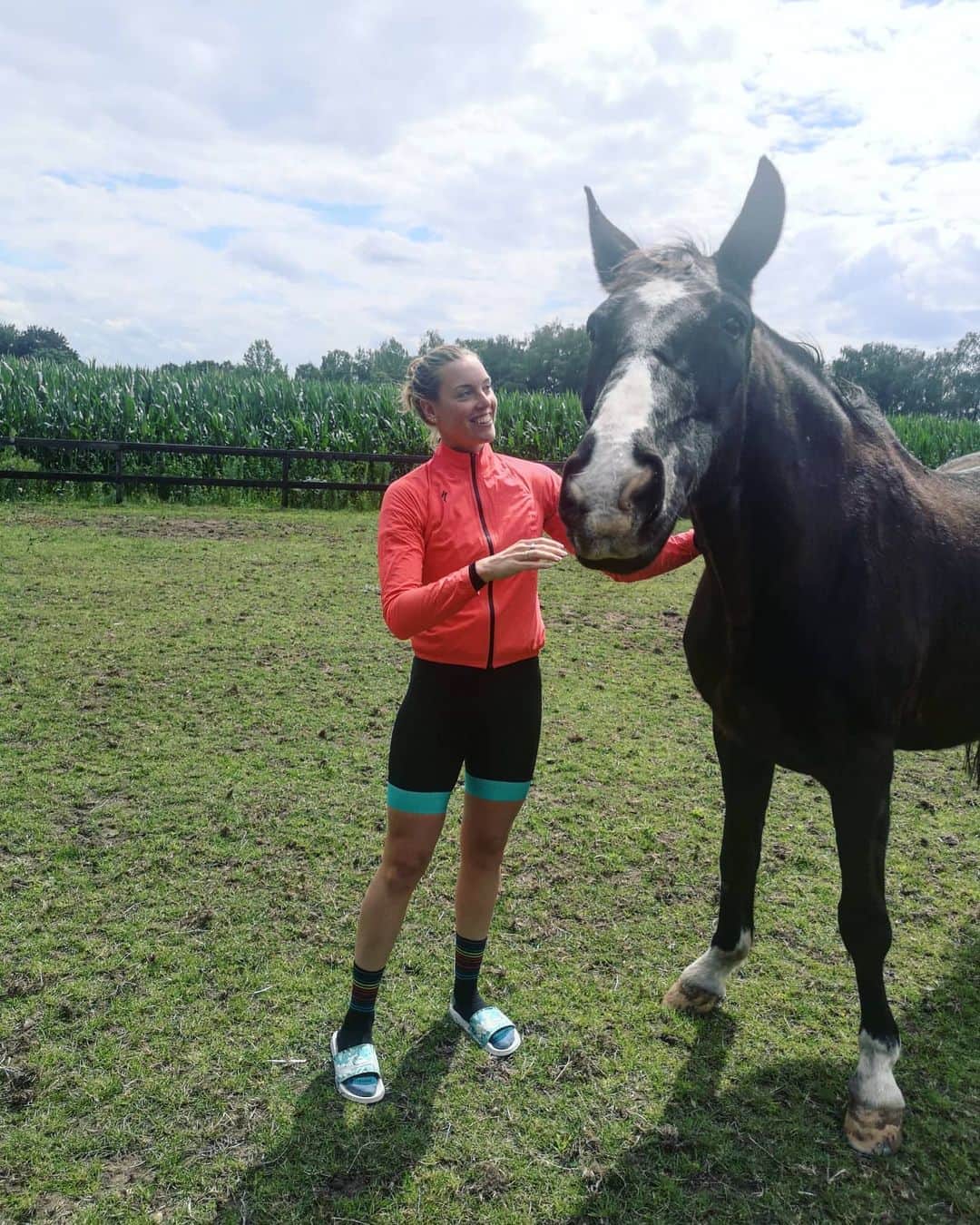 のインスタグラム：「🚴 ➡ 🐴 What a great day in Erp today. Thank u Anky & Sjef 🤗❤️ . . . #FellowOlympians #Salinero #Cycling 📸 : @anky_van_grunsven_official」