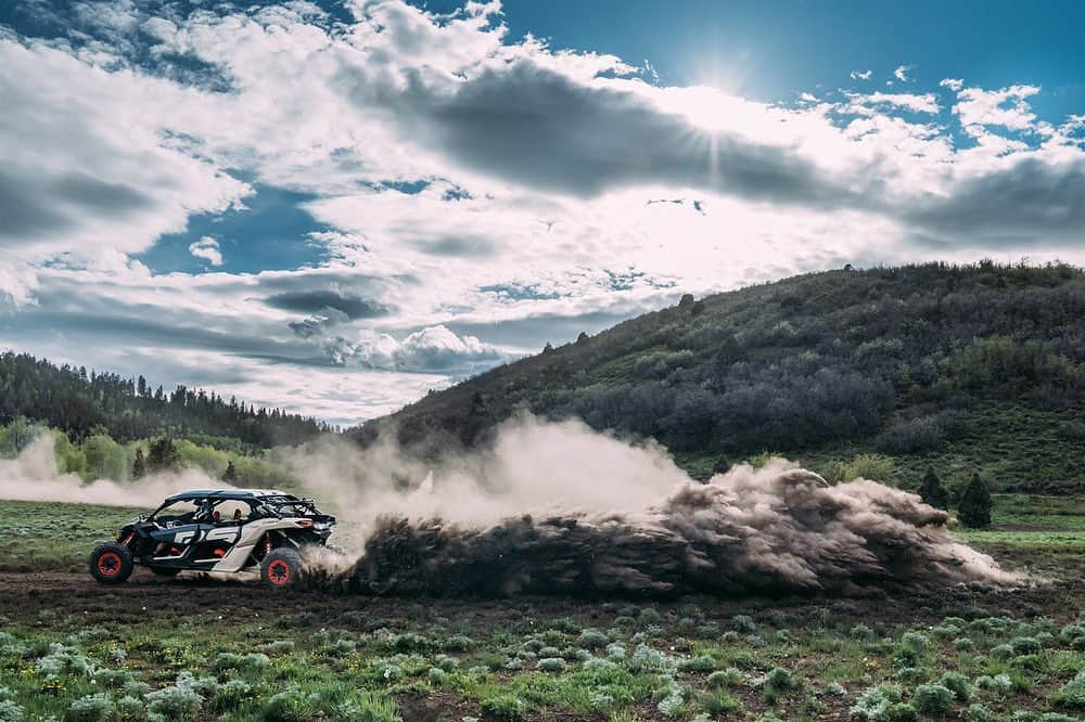 ケン・ブロックさんのインスタグラム写真 - (ケン・ブロックInstagram)「The new 2021 Can-Am Maverick X3 MAX was a blast on our dirt track and water crossing we have out at our ranch. Click the link in my bio to see this and a bunch of other slow-motion action filmed with a Phantom slow-mo camera. #gravelshredder #CanAmMaverickX3」7月8日 3時30分 - kblock43